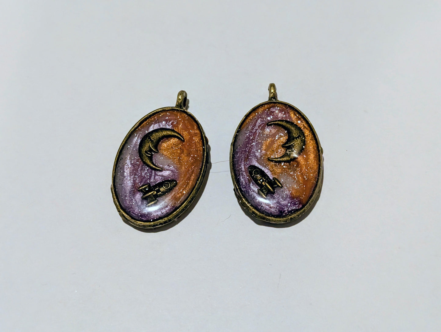 Space Resin Charm Pair K