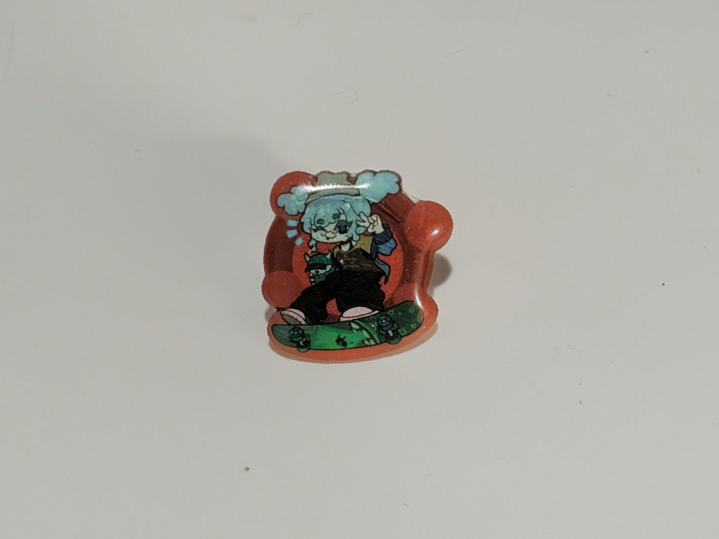 Skater Pia Pin